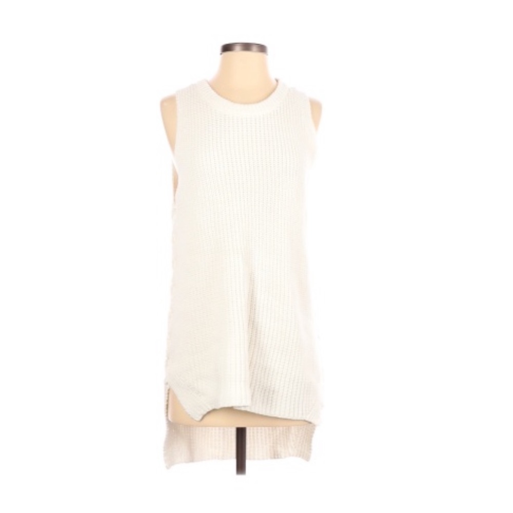 C. Luce pullover sweater size medium